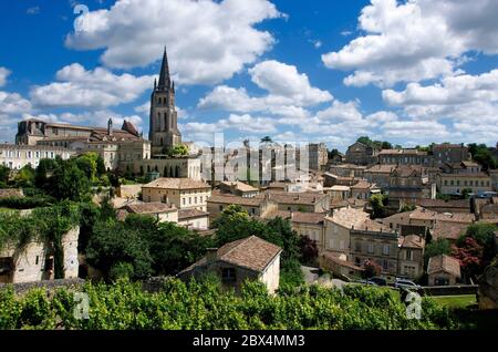 Saint Emilion trägt die Bezeichnung Les Plus Beaux Villages de France, Gironde, Nouvelle-Aquitaine. Frankreich Stockfoto