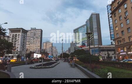 14. August 2019 Moskau, Russland. Novy Arbat Straße in Moskau spät in der Nacht. Stockfoto