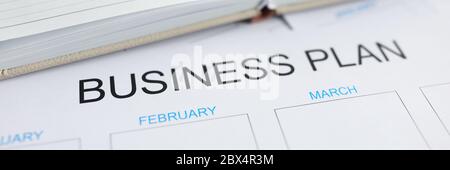 Leerer Geschäftsplan für das Jahr, der auf Papierliste gedruckt wurde Stockfoto