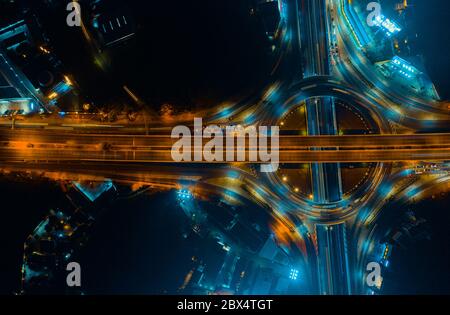 Expressway Draufsicht, Straßenverkehr eine wichtige Infrastruktur in Thailand Stockfoto