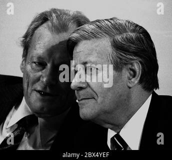 Deutschland / Parteien / SPD / 1979Parteitag in Berlin 1979 . Willy Brandt, Helmut Schmidt. [Automatisierte Übersetzung] Stockfoto