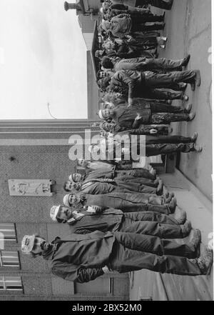 Berlin / Reinickendorf / Ausländer / 3.3.1981 Warnstreik der IG-Metall bei der Wagon-Union. Viele Mitarbeiter sind Ausländer, meist Türken // Streik / Union / [automatisierte Übersetzung] Stockfoto