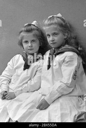 Prinzessin Maria Alix (links) und Prinzessin Margaret von Sachsen, die Töchter von König Friedrich August III. Stockfoto