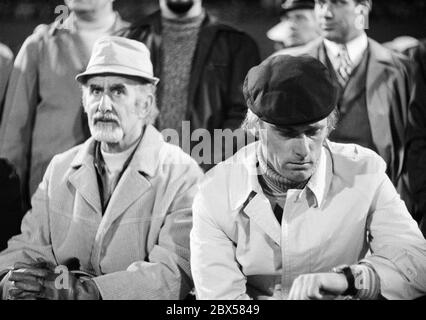 Trainer Udo Lattek und Regisseur Robert Schwan in Wuppertal gegen Bayern München, Bundesliga, Saison 1972/1973, Wuppertal SV gegen Bayern München 1:1, Stadion am Zoo. Stockfoto