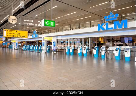 Amsterdam, Niederlande. 03 Juni 2020. Leeren Sie den KLM-Check-in-Bereich Schiphol Amsterdam International Airport während der Reisebeschränkungen von Covid-19 Stockfoto