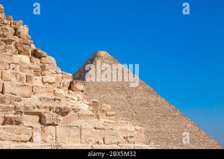 Die große Pyramide von Gizeh auch bekannt als die Pyramide von Khufu oder die Pyramide von Cheops, Gizeh Pyramidenkomplex, Ägypten Stockfoto