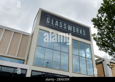 Die Glassworks-Entwicklung im Bau im Stadtzentrum von Barnsley, einer Entwicklung zwischen Queensbury und Barnsley Council Stockfoto