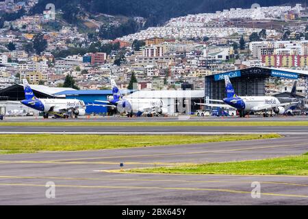 Quito, Ecuador 15. Juni 2011: Aerogal Airbus A319 Flugzeuge am Flughafen Quito UIO in Ecuador. Airbus ist ein europäischer Flugzeughersteller mit Sitz in Toulo Stockfoto
