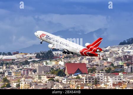 Quito, Ecuador 16. Juni 2011: Martinair Cargo McDonnell Douglas MD-11F Flugzeug am Flughafen Quito UIO in Ecuador. Stockfoto