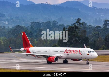 Medellin, Kolumbien - 27. Januar 2019: Avianca Airbus A321 Flugzeug am Flughafen Medellin Rionegro MDE in Kolumbien. Airbus ist eine europäische Flugzeugmanufazrat Stockfoto