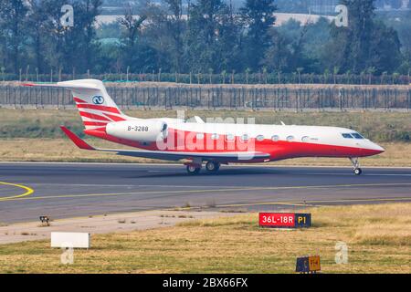 Peking, China - 2. Oktober 2019: DeerJet Gulfstream G650 Flugzeug am Flughafen Peking Hauptstadt PEK in China. Stockfoto