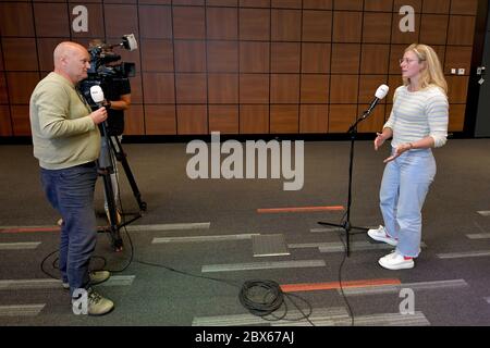 Arnhem, Niederlande. Mai 2020. ARNHEM, 05-06-2020, Niederlande, dutchnews, Press Moment Königlich-Niederländischer Schwimmverband, Kira Toussaint interviewt bei Distanz wegen der Corona-Maßnahmen Quelle: Pro Shots/Alamy Live News Stockfoto