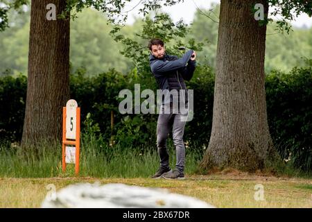 Arnhem, Niederlande. Mai 2020. ARNHEM, 05-06-2020, Niederlande, dutchnews, Pressemoment Königlicher niederländischer Schwimmverband, Arno Kamminga während des Pitch & Putt Turniers im Papendal Credit: Pro Shots/Alamy Live News Stockfoto