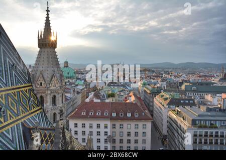 Blick auf die Wiener Altstadt vom Stephansdom, Stephansdom Stockfoto