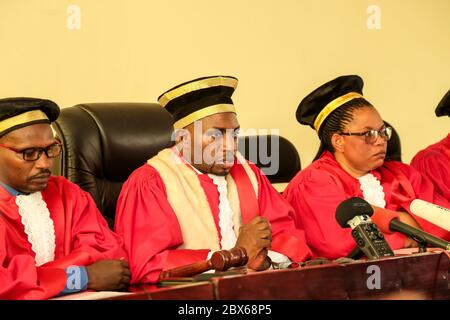 Bujumbura, Burundi. Juni 2020. Charles Ndagijimana, Präsident des Verfassungsgerichts, gibt das Ergebnis der Wahlen vom 4. Juni 2020 in Bujumbura, Burundi, bekannt. Das Verfassungsgericht Burundis bestätigte am Donnerstag die Ergebnisse der Präsidentschaftswahlen vom 20. Mai, die Evariste Ndayishimiye von der Regierungspartei als Sieger zeigten. Kredit: Evrard Ngendakumana/Xinhua/Alamy Live News Stockfoto