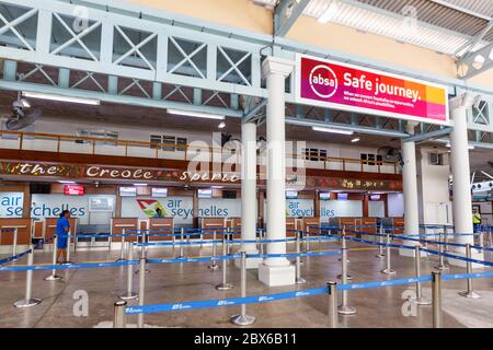 Mahe, Seychellen - 9. Februar 2020: Terminal des Flughafens Mahe (SEZ) auf den Seychellen. Stockfoto