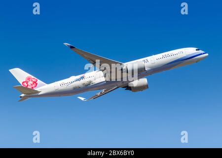 Frankfurt, Deutschland - 27. Mai 2020: China Airlines Airbus A350-900 Flugzeug am Flughafen Frankfurt (FRA) in Deutschland. Airbus ist eine europäische Flugzeugmanufazrat Stockfoto