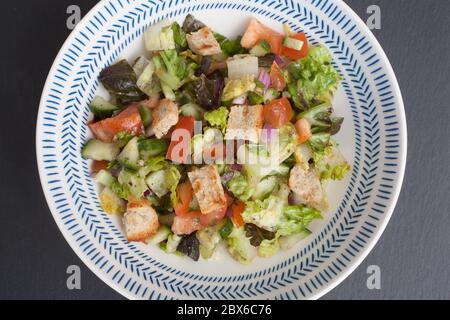 Ein arabischer Fattoush Salat traditionell für die Region Stockfoto