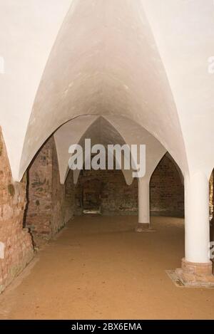 Die gewölbte Decke des Kapitelhauses in Cleeve Abbey, Washford, Somerset, England, Großbritannien. Ein denkmalgeschütztes Hotel, das von English Heritage geführt wird Stockfoto