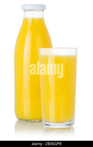 Frisches Orangensaft Smoothie Getränk in einer Flasche und Glas isoliert auf einem weißen Hintergrund Stockfoto