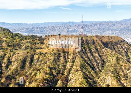 Los Angeles, Kalifornien - 14. April 2019: Hollywood Zeichen Los Angeles Luftaufnahme Hügel in Kalifornien. Stockfoto