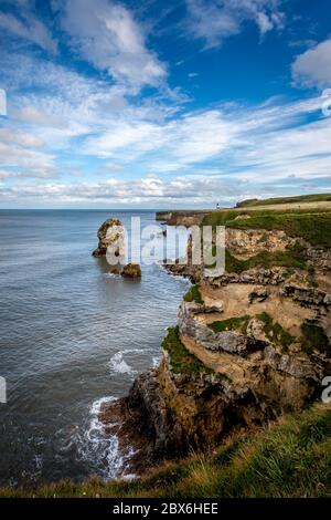 Marsden Cliffs and Rock (Südblick), Leas, South Shields Stockfoto