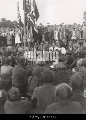 BDM im Sommerlager Heinrich Hoffmann fotografiert 1933 Adolf Hitlers offizieller Fotograf und ein Nazi-Politiker und Verleger, der Mitglied des intime Kreises Hitlers war. Stockfoto