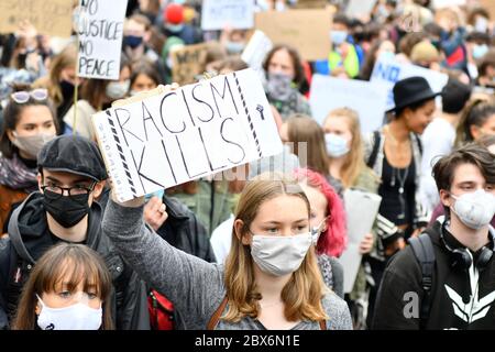 Wien, Österreich. Juni 2020. Black Lives Matter Demonstration in Wien. Die Demonstranten versammelten sich vor der amerikanischen Botschaft und gingen von dort in die Innenstadt. Quelle: Franz Perc / Alamy Live News Stockfoto