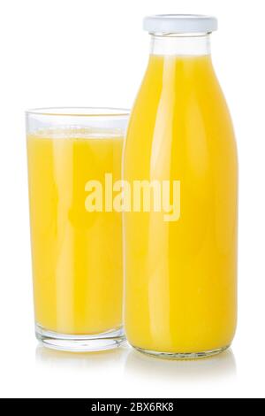 Fruchtsaft Orange Smoothie Getränkeflasche und Glas isoliert auf einem weißen Hintergrund Stockfoto