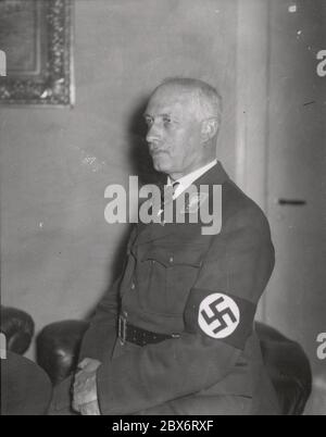 Gottfried Feder Heinrich Hoffmann fotografiert 1933 Adolf Hitlers offizieller Fotograf und Nazi-Politiker und Verleger, der Mitglied des intime Kreises Hitlers war. Stockfoto