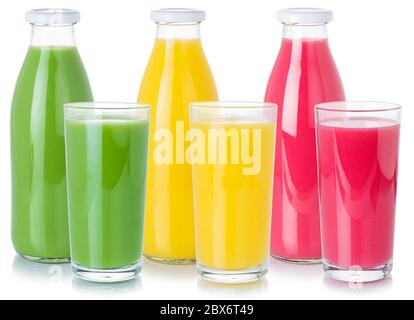 Fruchtsaft Getränke Orange Smoothie in einer Flasche und Glas isoliert auf einem weißen Hintergrund Stockfoto