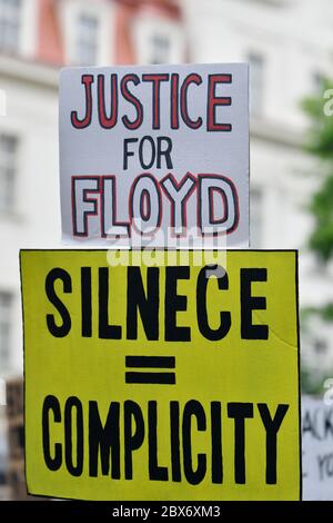 Wien, Österreich. Juni 2020. Black Lives Matter Demonstration in Wien. Die Demonstranten versammelten sich vor der amerikanischen Botschaft und gingen von dort in die Innenstadt. Quelle: Franz Perc / Alamy Live News Stockfoto