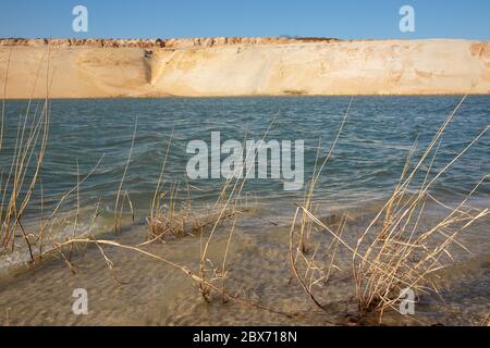 Teich im Sandbruch. Teich auf einem Sandbruch. Stockfoto