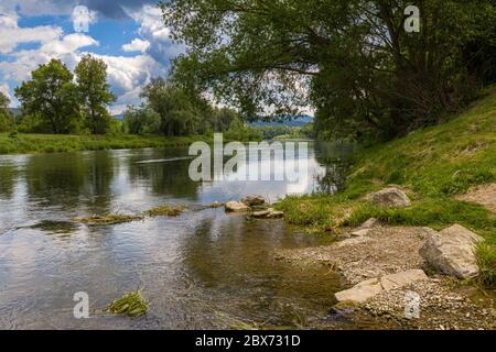 NOOK Vah River in der Nähe von Trencin, Slowakei Stockfoto