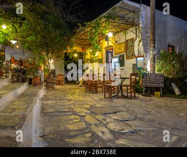 Enge Straßen von Hora, Nacht. Amorgos Island. Kykladen, Griechenland Stockfoto