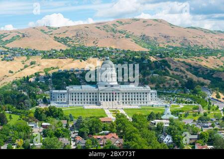 Luftaufnahme des Kapitols von Utah von der Spitze des LDS Church Office Building in Salt Lake City, Utah, USA. Stockfoto