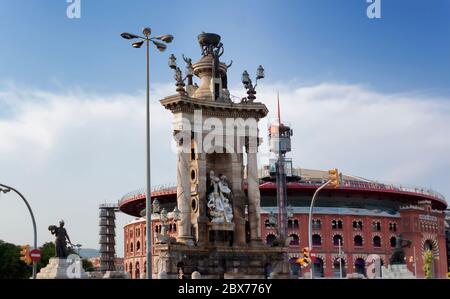 BARCELONA, SPANIEN - 13. JULI 2013: Auf dem Plaza de Spain in Barcelona Stockfoto