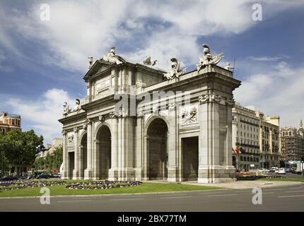 Puerta de Alcala - Alcala Tor in Madrid. Spanien Stockfoto