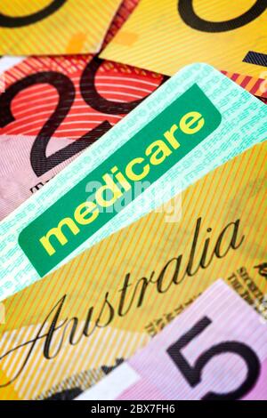 Australischen Medicare Karte und Geld. Stockfoto