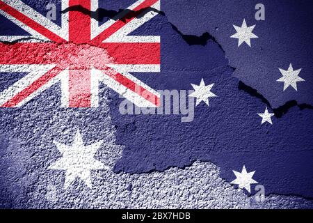 Australische Flagge auf grungy rissig Wand gemalt Stockfoto
