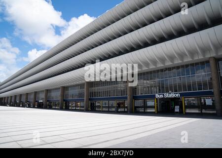 Preston, Großbritannien. Juni 2020. Bild zeigt Preston Busbahnhof von Ove Arup und Partners im Brutalistischen Architekturstil zwischen 1968 und 19 gebaut Stockfoto