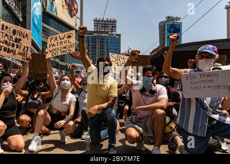 Black Lives Matter Rallye von 3000 - 5000 Menschen marschieren in Toronto Ontario Stockfoto