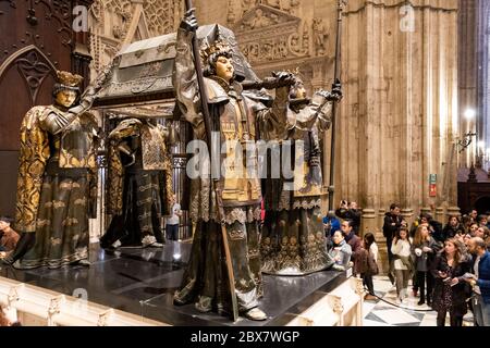 Grab von Christoph Kolumbus aus dem 16. Jahrhundert in der Kathedrale. Sevilla, Andalusien. Spanien Stockfoto
