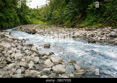 Fluss, Sensoria, tropisches Regenwaldreservat, Rincon de la Vieja, Provincia de Alajuela, Costa Rica Stockfoto