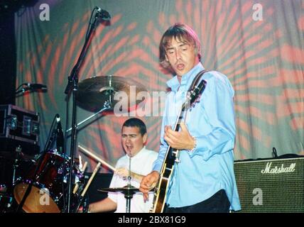 05. Juni 2020 - die britische Rock-Ikone Paul Weller (The Jam and The Style Council) hat ein neues Album mit dem Titel 'On Sunset' für Juni 2020 angekündigt. File Photo: Paul Weller tritt 1992 in der Concert Hall, Toronto, Ontario, Kanada auf. (Bild: © Brent Perniac/AdMedia über ZUMA Wire) Stockfoto