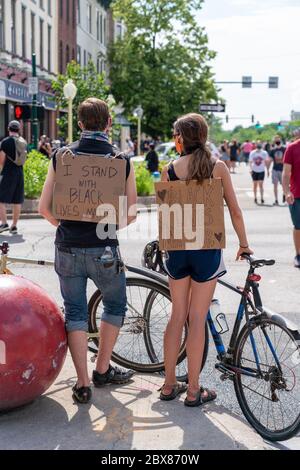 Black Lives Matter Protest in Bloomington, Indiana, USA. Juni 2020 Stockfoto