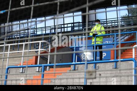 Bochum City, Deutschland. Juni 2020. Leere Tribüne, Osttribüne mit Faltblatt Sport: Fußball: 2. Bundesliga: Saison 19/20: .05.06.2020 30. Spieltag: VfL Bochum - FC St. Pauli Hamburg Hamburg 2: 0 Credit: Ralf Ibing firosportphoto/POOL / Nutzung weltweit/dpa/Alamy Live News Stockfoto