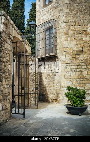 Eingang zum Kloster romanesque der SX in Sant Cugat del .Vallés - Provinz Barcelona, Katalonien, Spanien Stockfoto