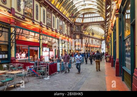 Der Leadenhall Market aus dem 14. Jahrhundert ist eine historische Markthalle im Finanzviertel der City of London. Gebäude stammt aus dem Jahr 1881. Stockfoto