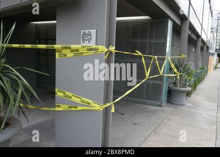 Los Angeles, Kalifornien USA 5. Juni 2020 EINE allgemeine Ansicht der Atmosphäre geschlossener Geschäfte, da Black Lives Matter Proteste in ganz Los Angeles während der Coronavirus Covid-19 Pandemie am 5. Juni 2020 in Los Angeles, Kalifornien, USA, stattfinden. Foto von Barry King/Alamy Stock Photo Stockfoto